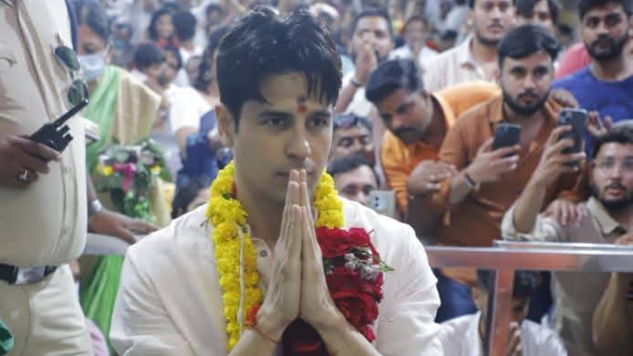 decoding-sidharth-malhotra-why-param-sundari-is-more-than-just-another-friday-for-him